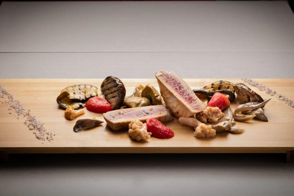 Bluefin tuna fillet with salt flavoured with myrtle and grilled vegetables with olive tapenade 