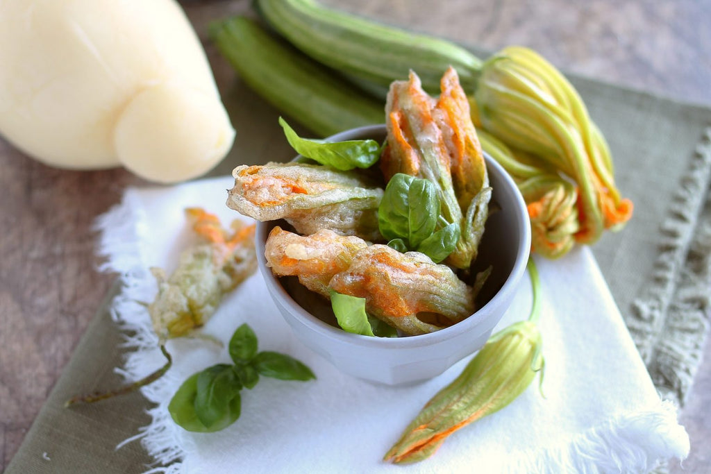 Fiori di zucca ripieni in pastella