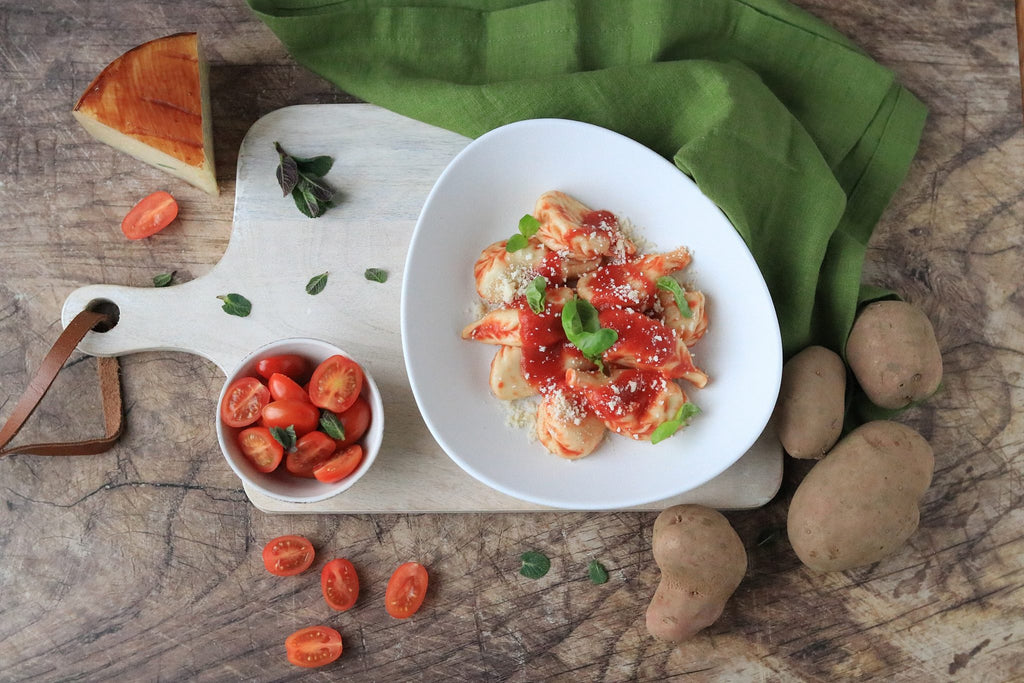 Culurgiones al sugo di pomodoro e pecorino